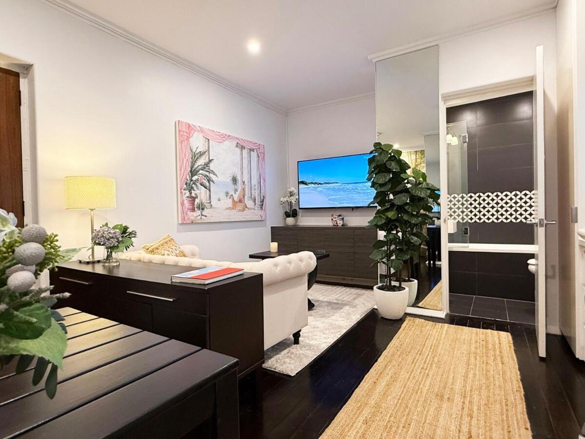 Perfect Potts Point Pied-a-terre Sydney